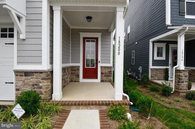 Building Photo - 18200 Moss Gdn Rd