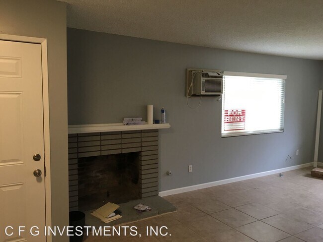 Foto del edificio - 3 br, 2 bath Apartment - 3221 W Cabot Dr. #1