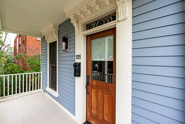 Foto del edificio - 325 D St SE