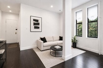 Building Photo - 45 Tiemann Pl