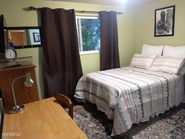 Building Photo - 1 br, 1 bath House - 12252 NE 5th Street