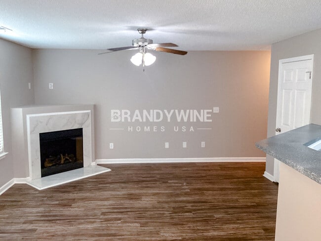 Building Photo - 5284 Hanover St