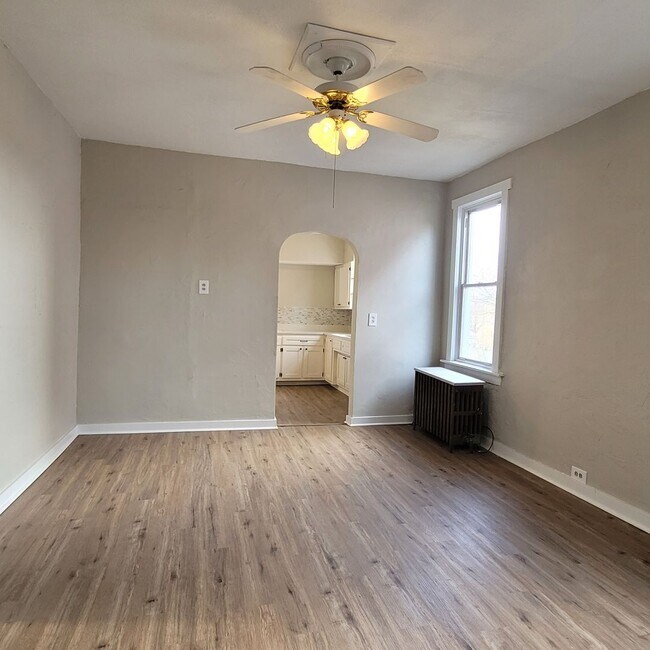 Building Photo - Huge 3 Bedroom Home in Washington Pa