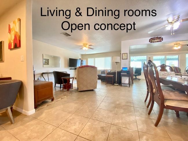 Foto del edificio - 15607 N 105th Dr