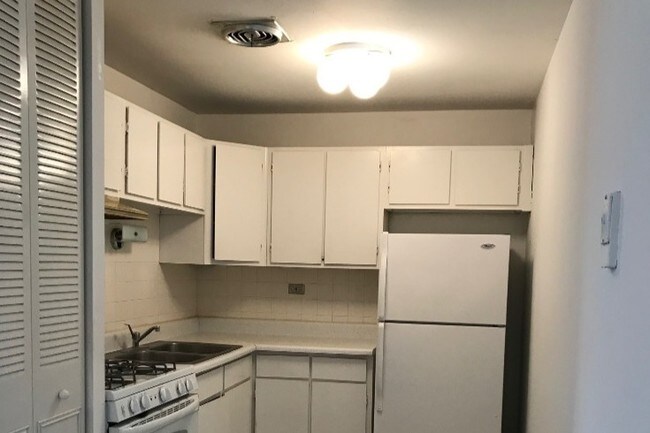 Foto del edificio - 8503 W Catherine Ave