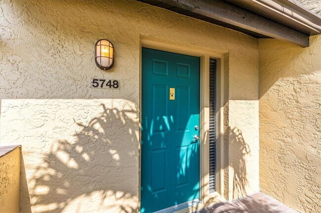 Foto del edificio - 5748 Ashton Lake Dr