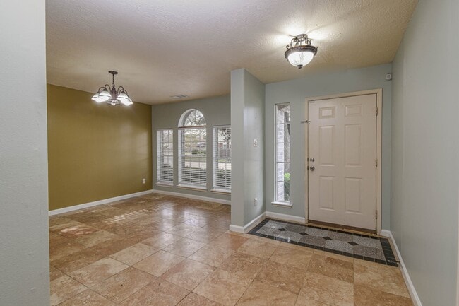 Building Photo - 16818 Parliament St