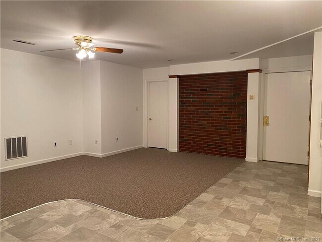 Building Photo - 10 Collins St