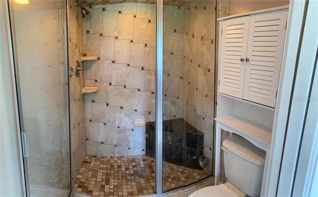 Building Photo - 303 Rotonda Cir