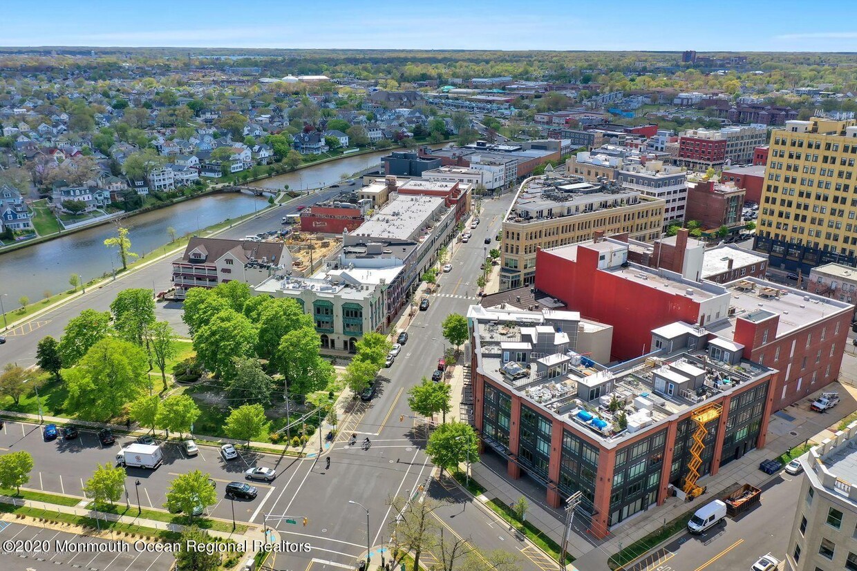 Primary Photo - 300 Cookman Ave