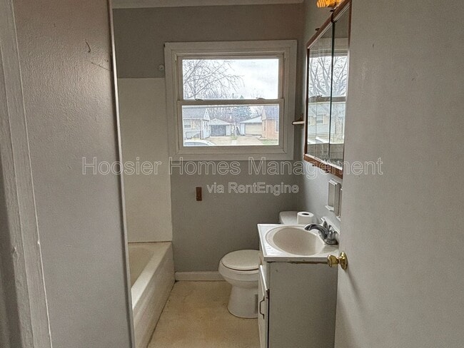 Foto del edificio - 7346 E 54th St