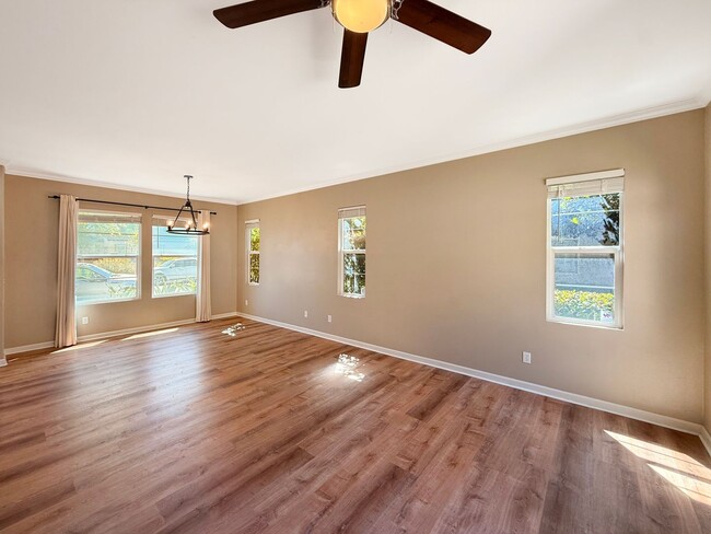 Building Photo - Spacious 4BR/2.5BA Home in Otay Ranch – Av...