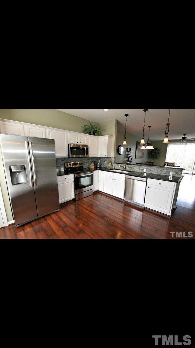 Foto del edificio - 1717 Zachary Brook Ln