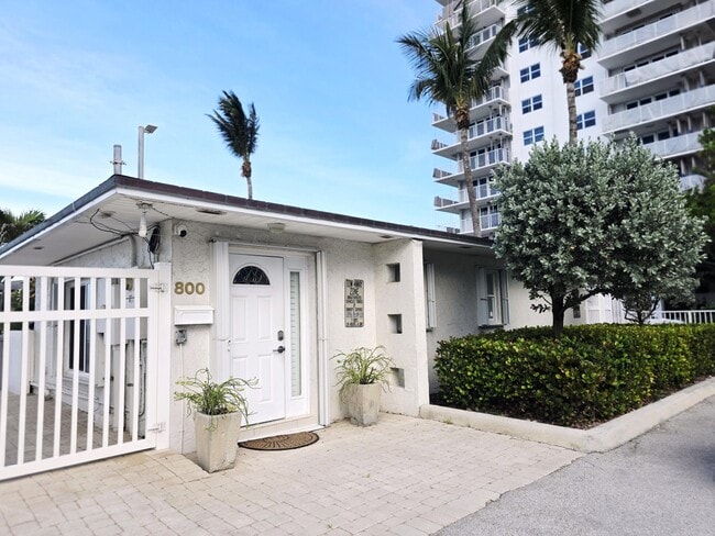Building Photo - 800 Briny Ave