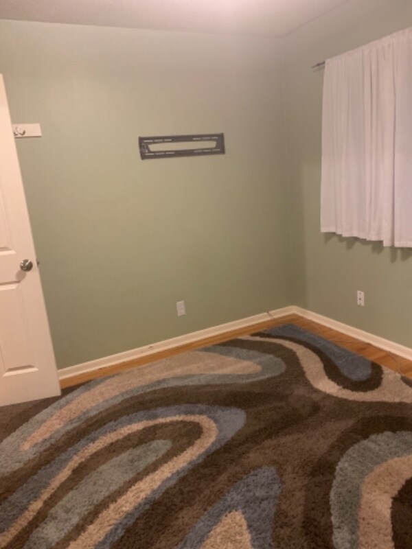 Foto del edificio - 2236 Maple Ln E