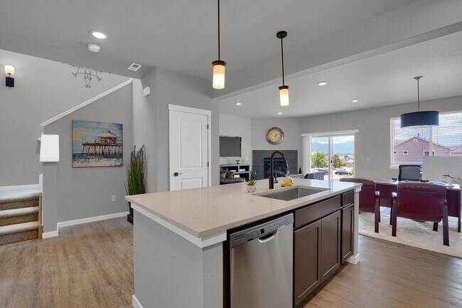 Foto del edificio - $2000 | 3BR/2.5BA | Newly Built Townhome f...