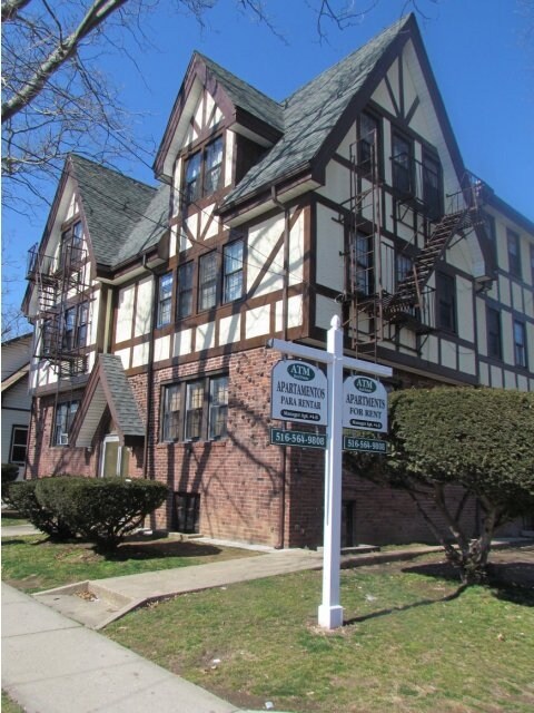Foto principal - 85 Van Cott Avenue