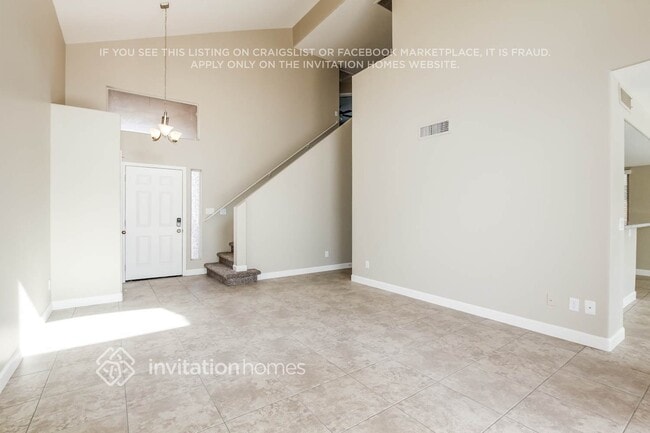 Building Photo - 4067 E Meadow Dr