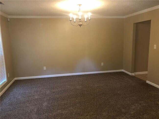 Building Photo - 5805 Raventree Ct