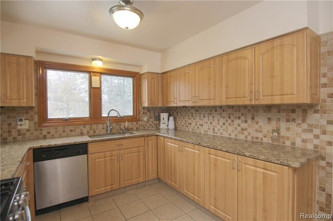 Building Photo - 27850 Bayberry Rd
