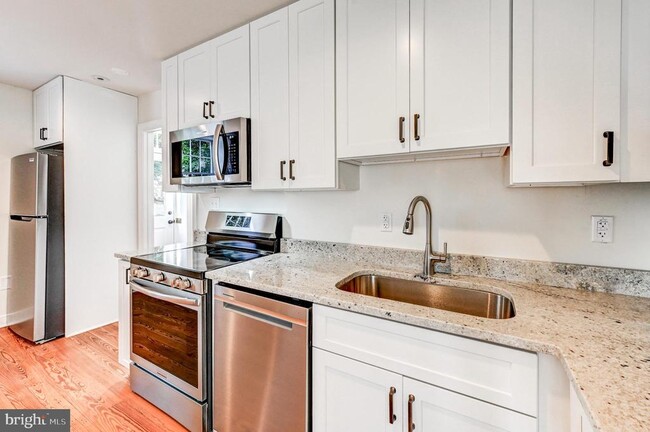 Foto del edificio - 804 Oella Ave