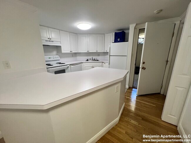 Foto del edificio - 1529 Beacon St