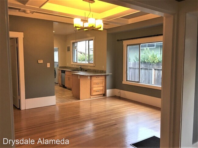Building Photo - 3 br, 2 bath House - 3215 Fairview Avenue