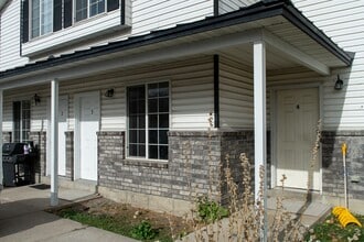 Building Photo - 137 S 400 W