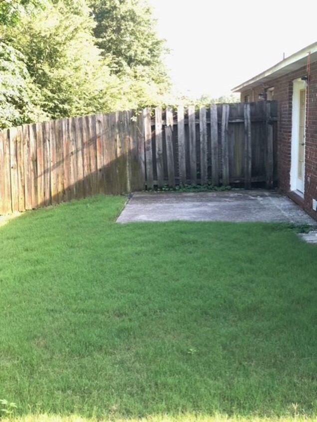 Building Photo - Duplex in Harmon Estates
