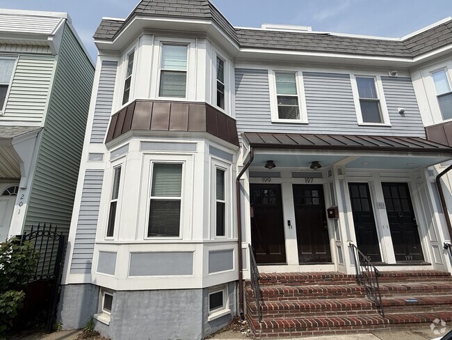 Building Photo - 199 N St