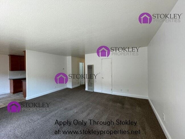 Photo - 1060 Oak Grove Rd House