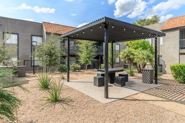 Building Photo - Apex on Central