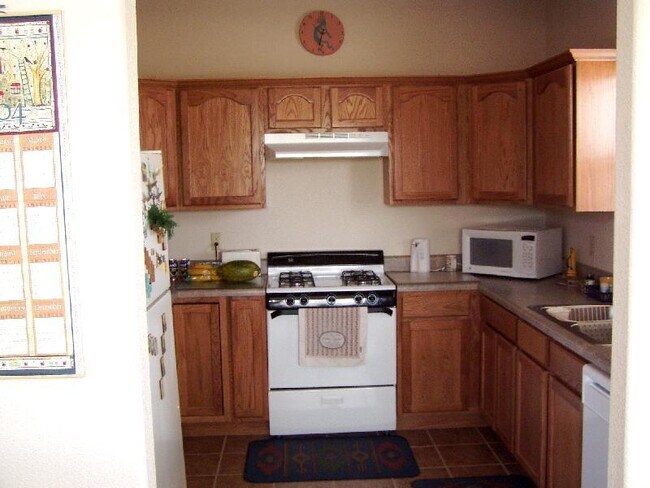 Building Photo - Nice home in Elks Area, easy access to Highway 70!