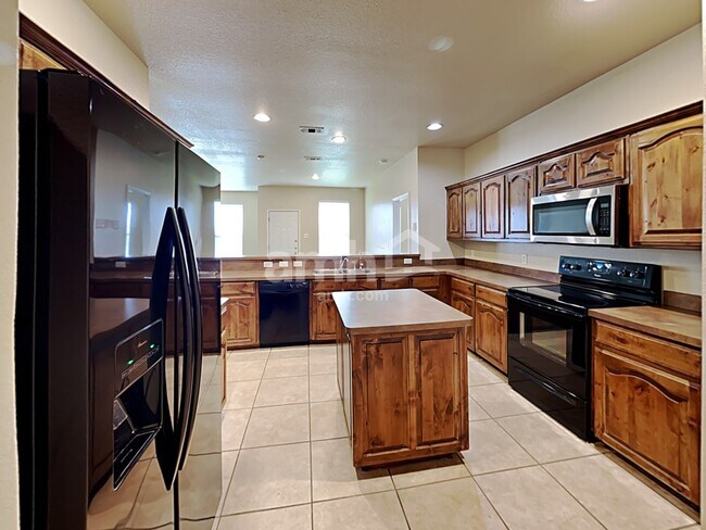 Building Photo - 1224 Dianthus Dr