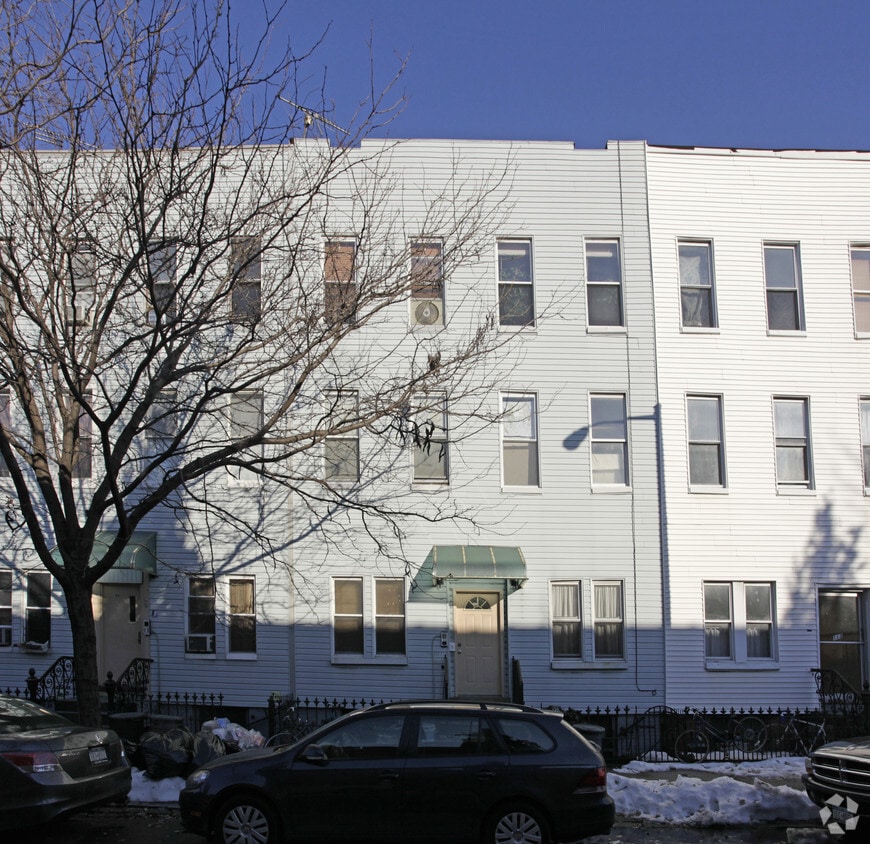 Building Photo - 111 Freeman St