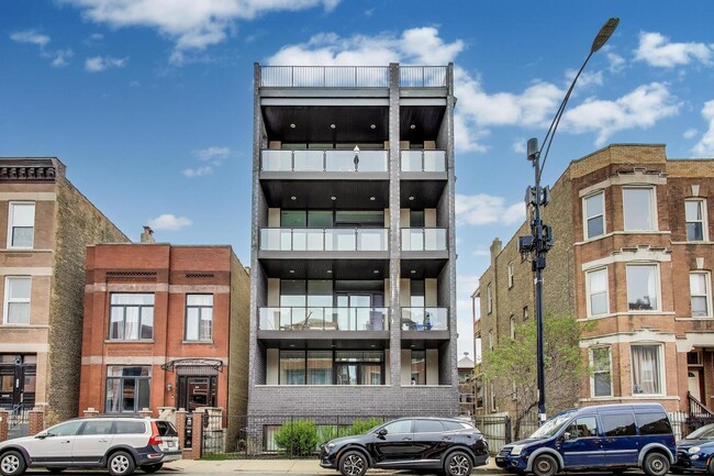 Building Photo - 2547 W Augusta Blvd