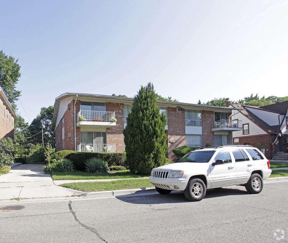 Primary Photo - Oakridge Apartments