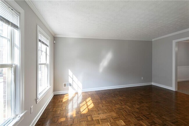 Foto del edificio - 3165 Henderson Walk
