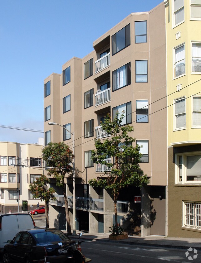 Building Photo - 1490 Sacramento St