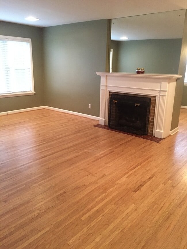 Building Photo - Coming Soon! Beautiful historic home in Sp...