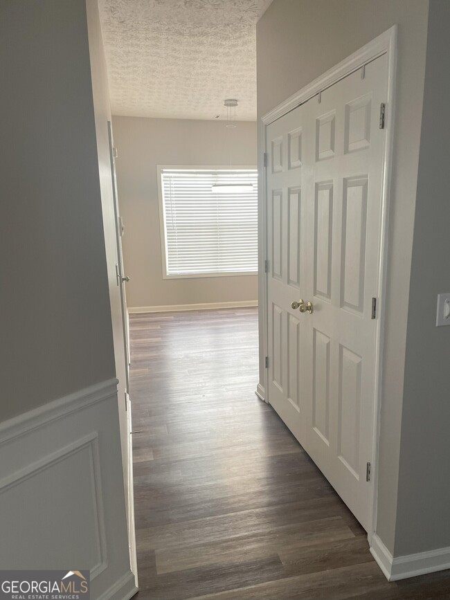 Building Photo - 140 Aven Ct