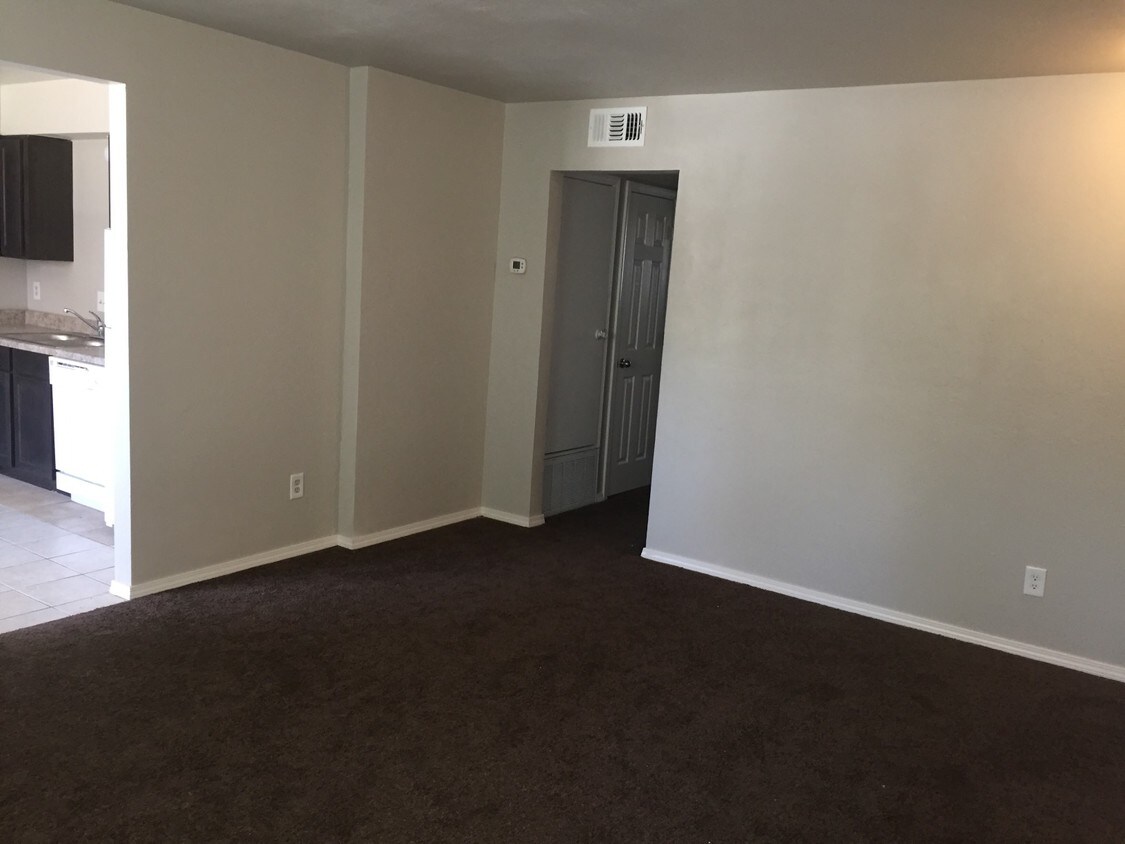 Primary Photo - 2908 NW 28th St