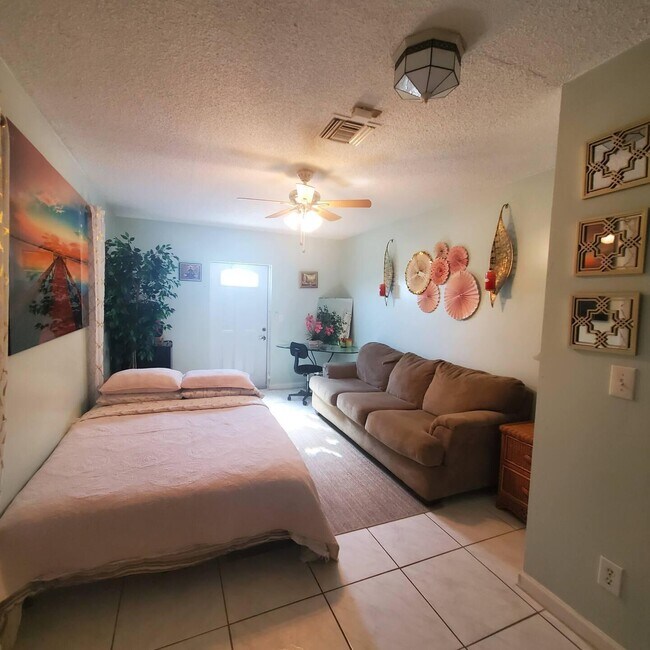 Building Photo - 8617 Pluto Terrace