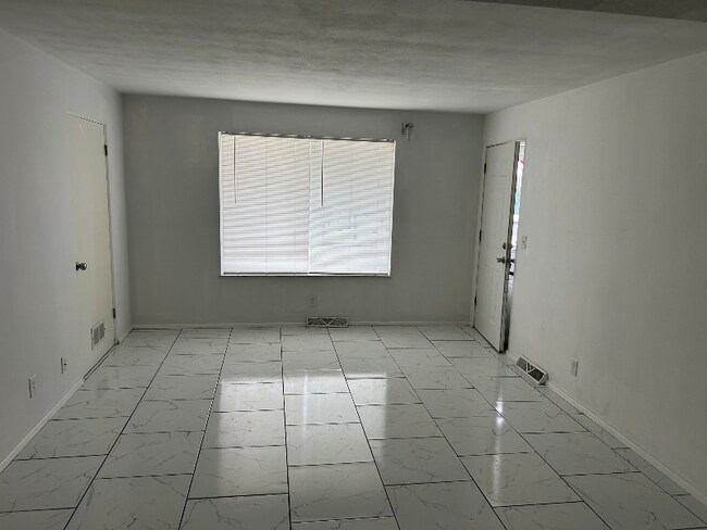 Foto del edificio - 223 Anderson Ln