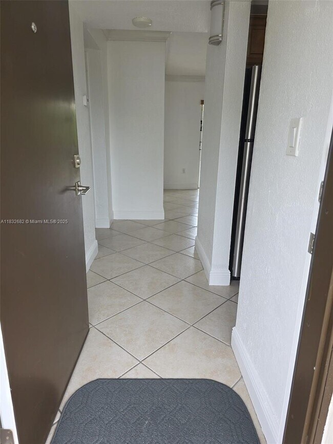 Foto del edificio - 8475 SW 94th St