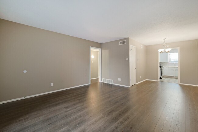Foto del edificio - 3901-3903 Hawthorne Ave
