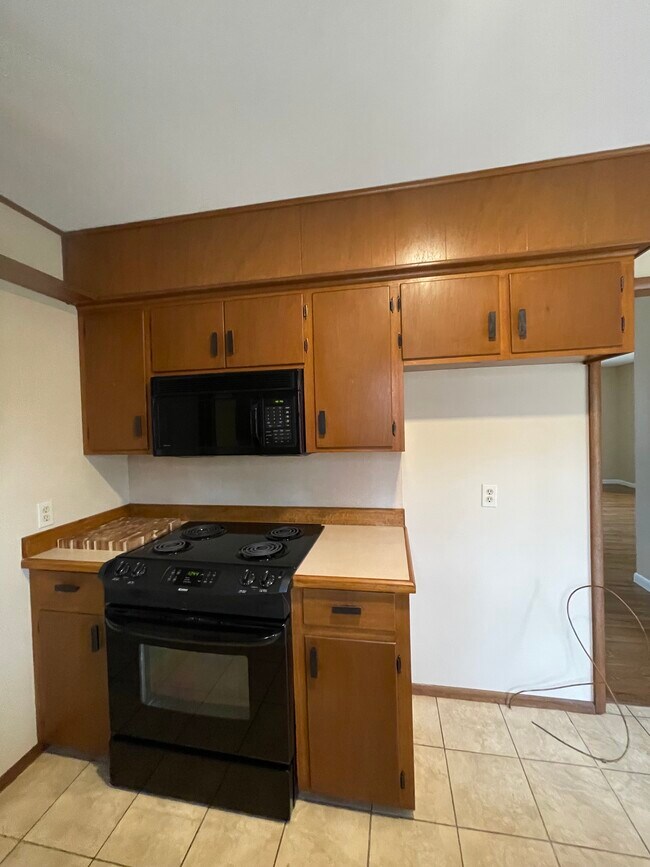 Building Photo - 3074 E Avalon Dr