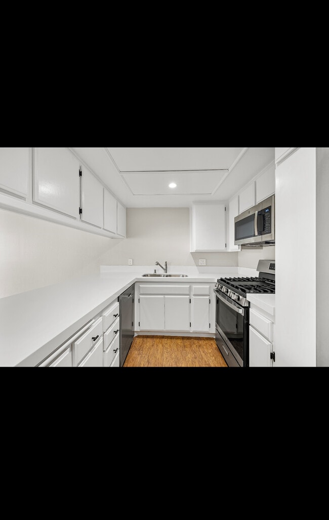 Foto del edificio - 5291 Colodny Dr
