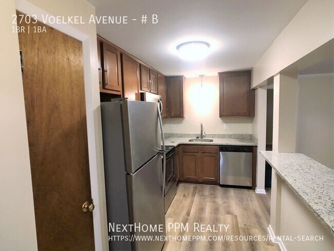 Building Photo - 1 Bedroom in Dormont Close to T, with Hard...