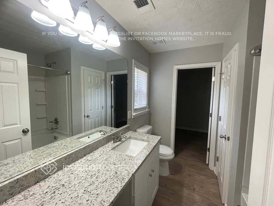 Foto del edificio - 104 Parkmont Ct